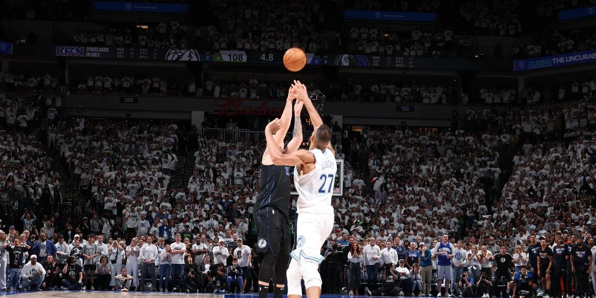Luka Doncic's game-winning 3 puts the Mavericks up 2-0 on the Wolves