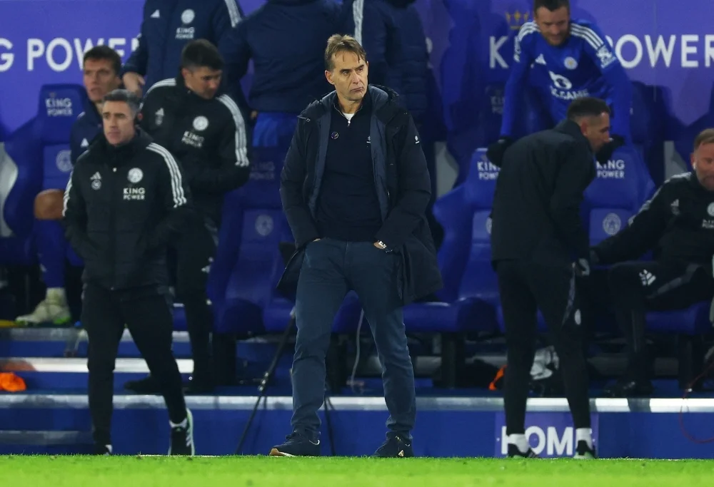 Julen Lopetegui faces increasing pressure following defeat at Leicester