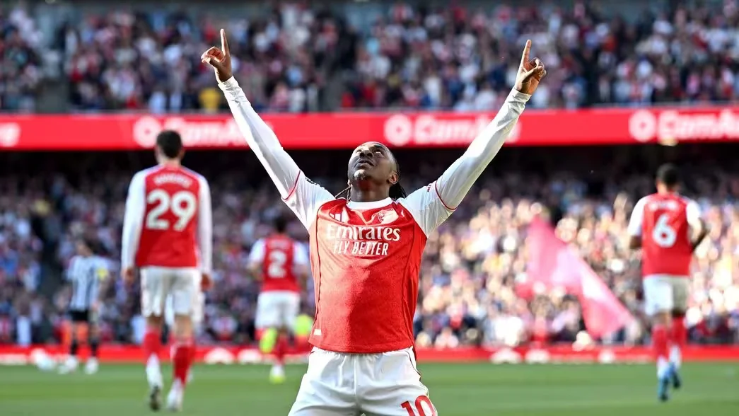 Arsenal 1-0 Newcastle: Eze sends Gunners top of Premier League