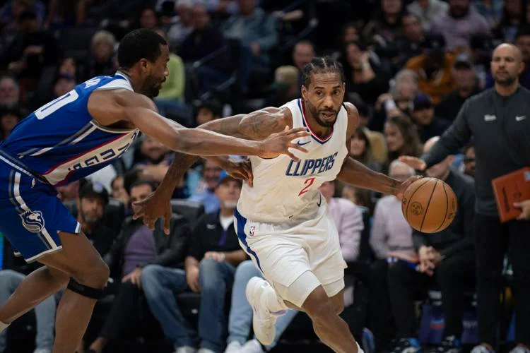Kawhi, Harden lead Clippers to 131-117 victory over Kings