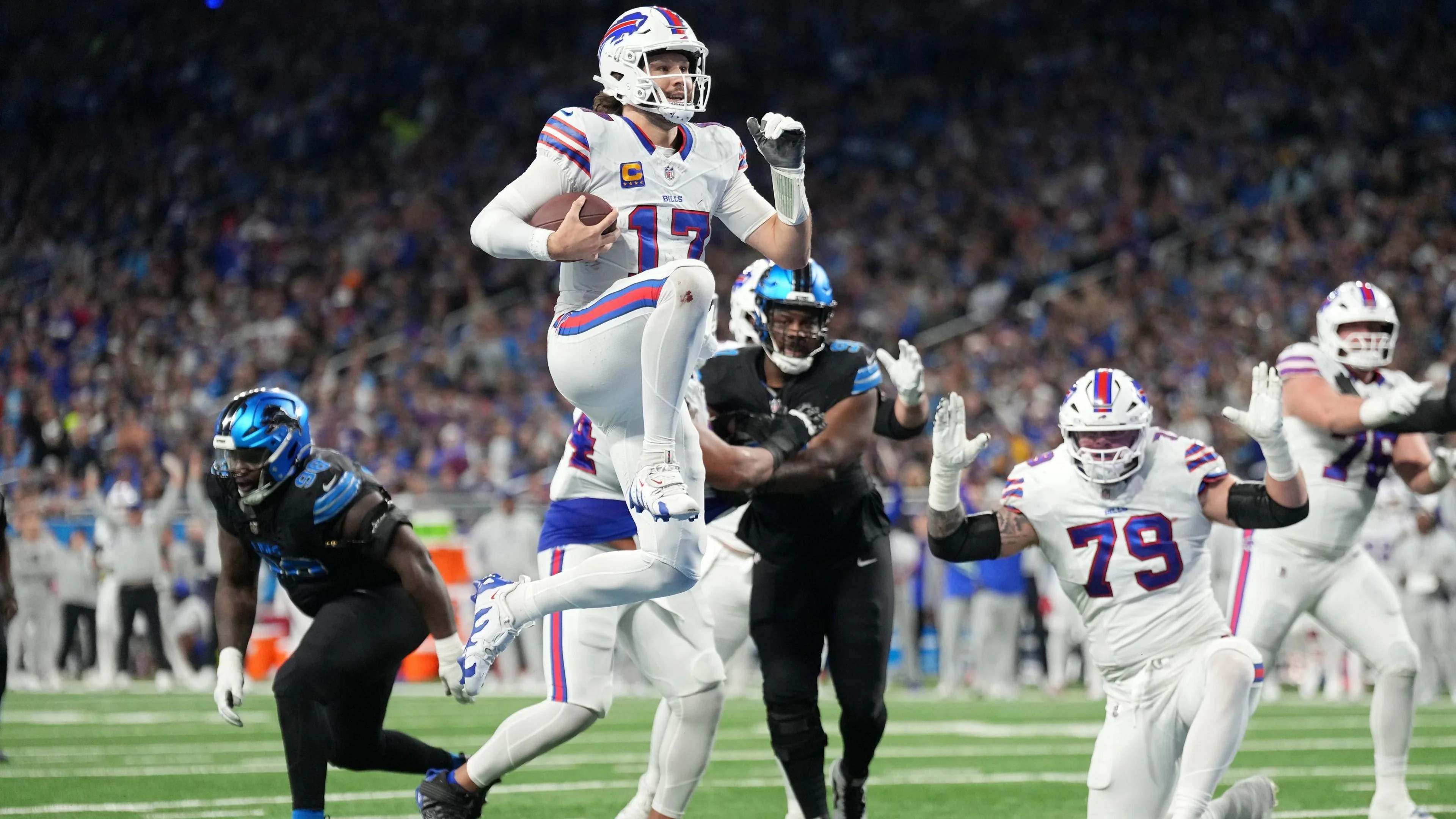 NFL roundup: Bills defeat Lions in high-scoring affair, Mahomes injured in Chiefs win