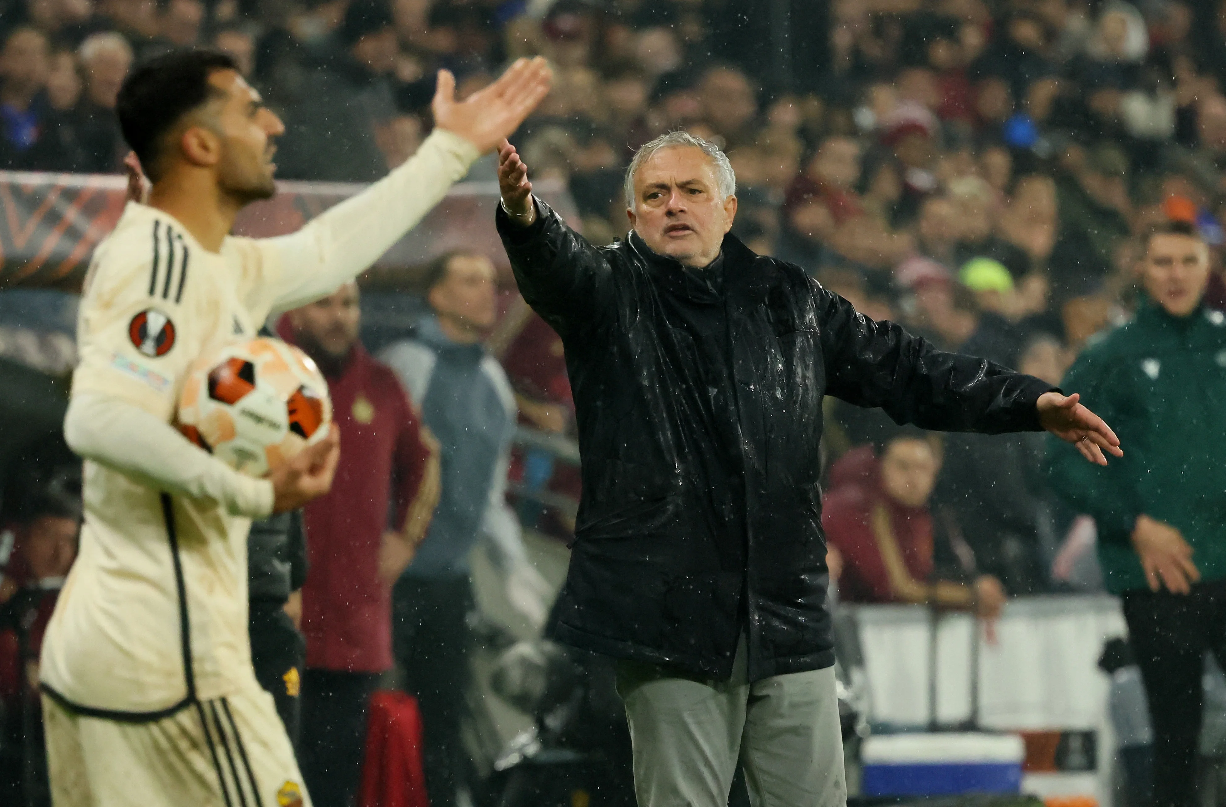Mourinho unhappy over Roma draw