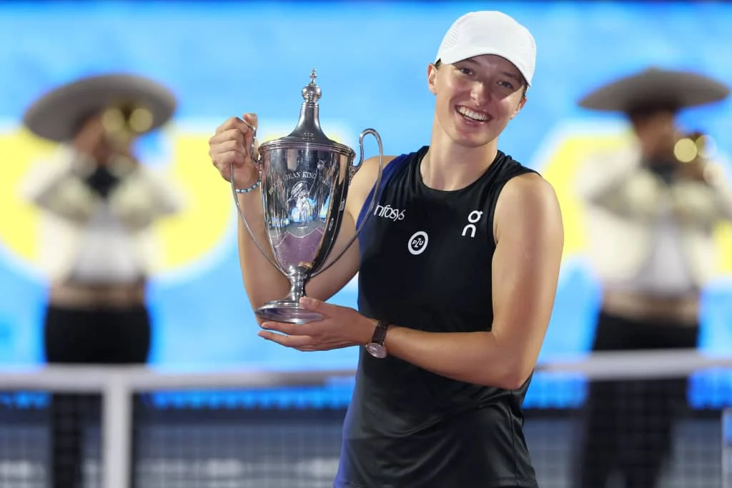 Iga Swiatek defeats Jessica Pegula to win the WTA Finals and reclaim No. 1 ranking