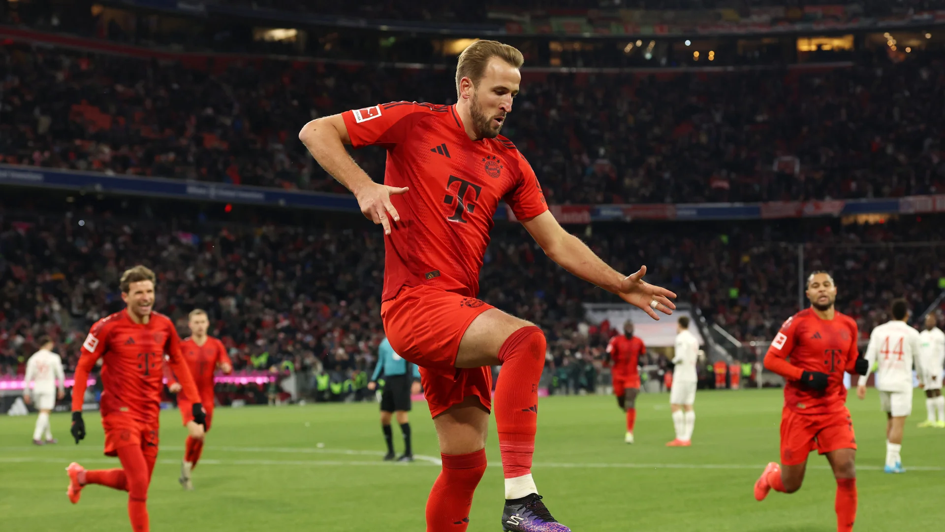 Bayern Munich 3-0 Augsburg: Kane nets hat-trick as league leaders extend lead to 8 points