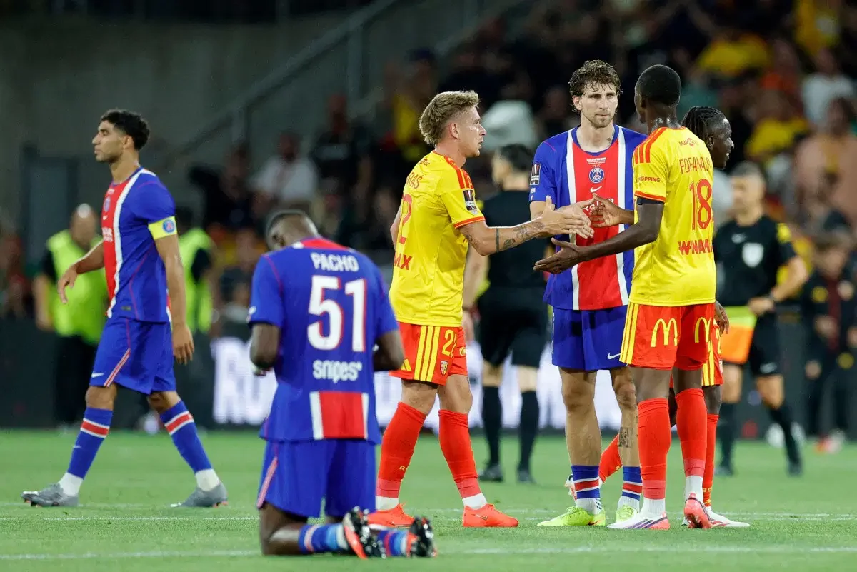 Lens stun PSG to win Super Cup