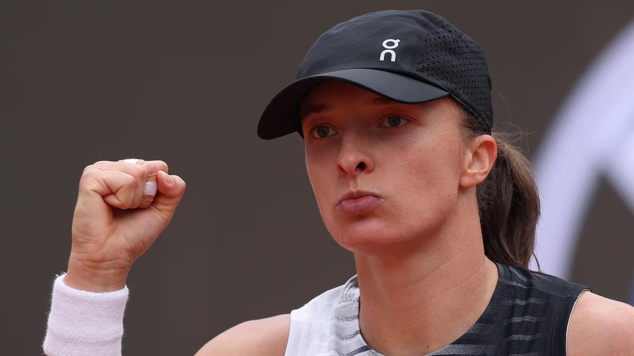 Iga Swiatek crushes Jessica Pegula to reach Italian Open semi-finals