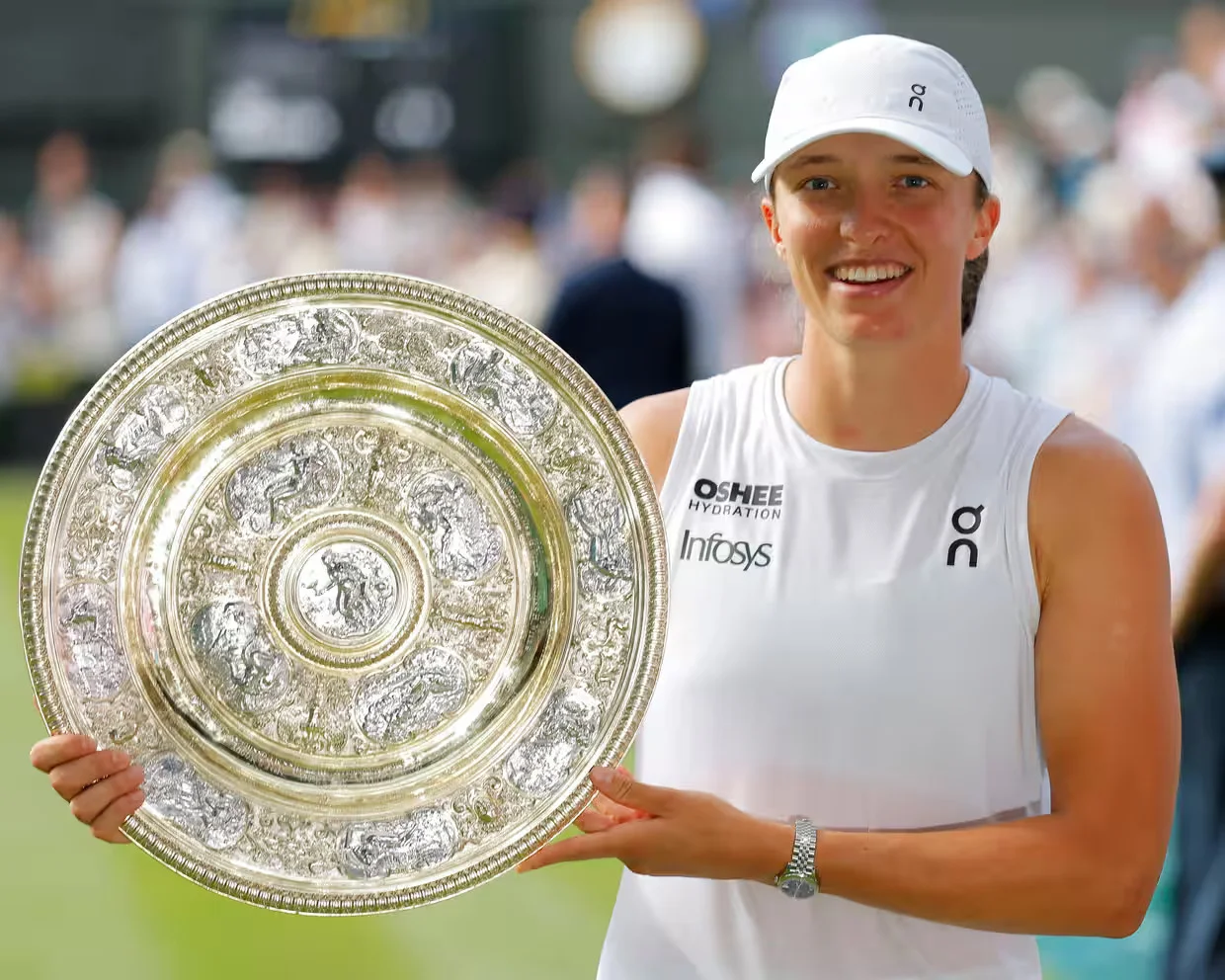Swiatek beats Anisimova to win first Wimbledon title