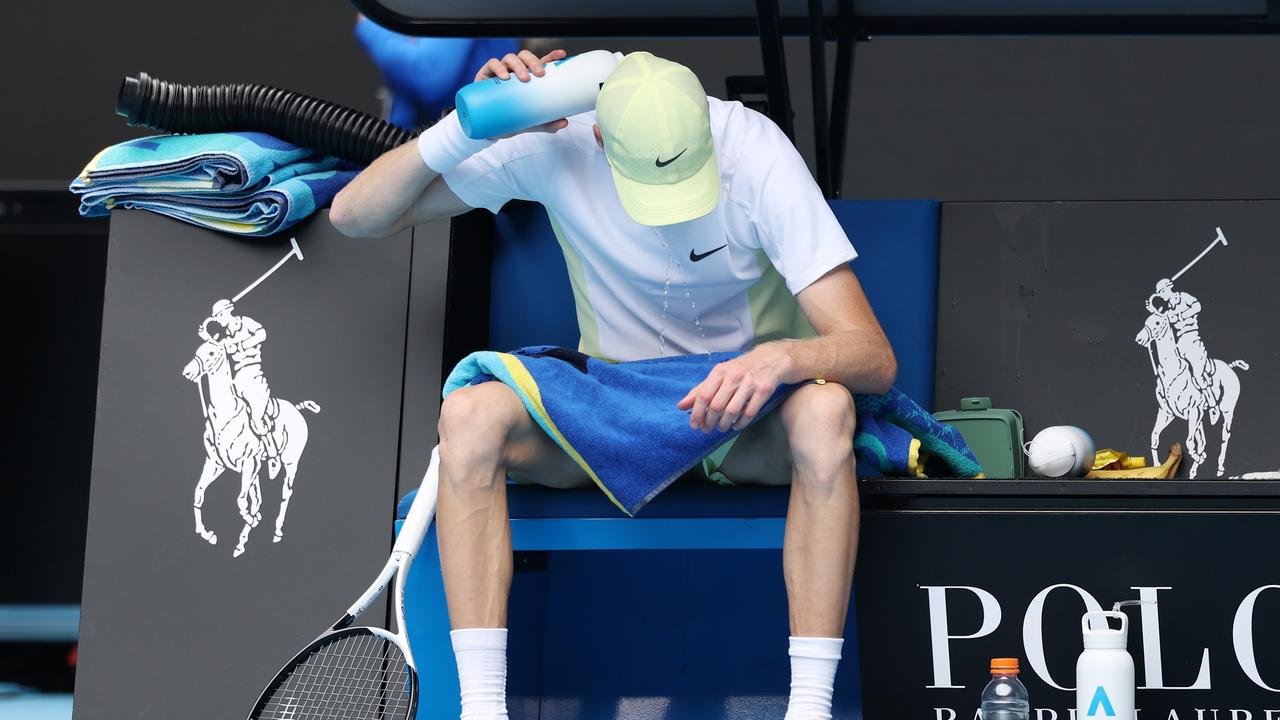 Sinner battles through illness to defeat Rune and advance to Australian Open quarter-finals
