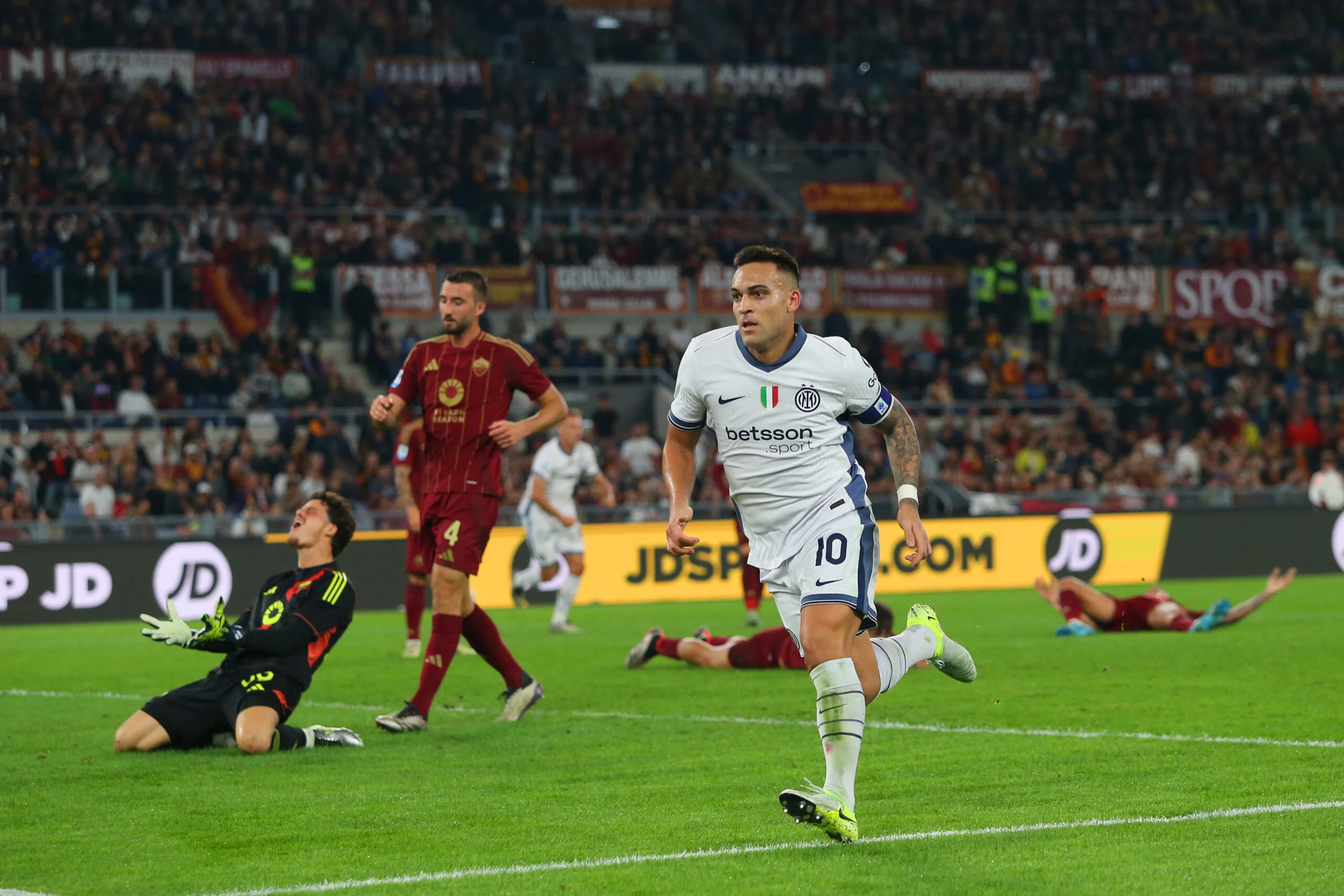 Martinez nets the decisive goal as Inter secures victory against rival Roma in their Serie A showdown