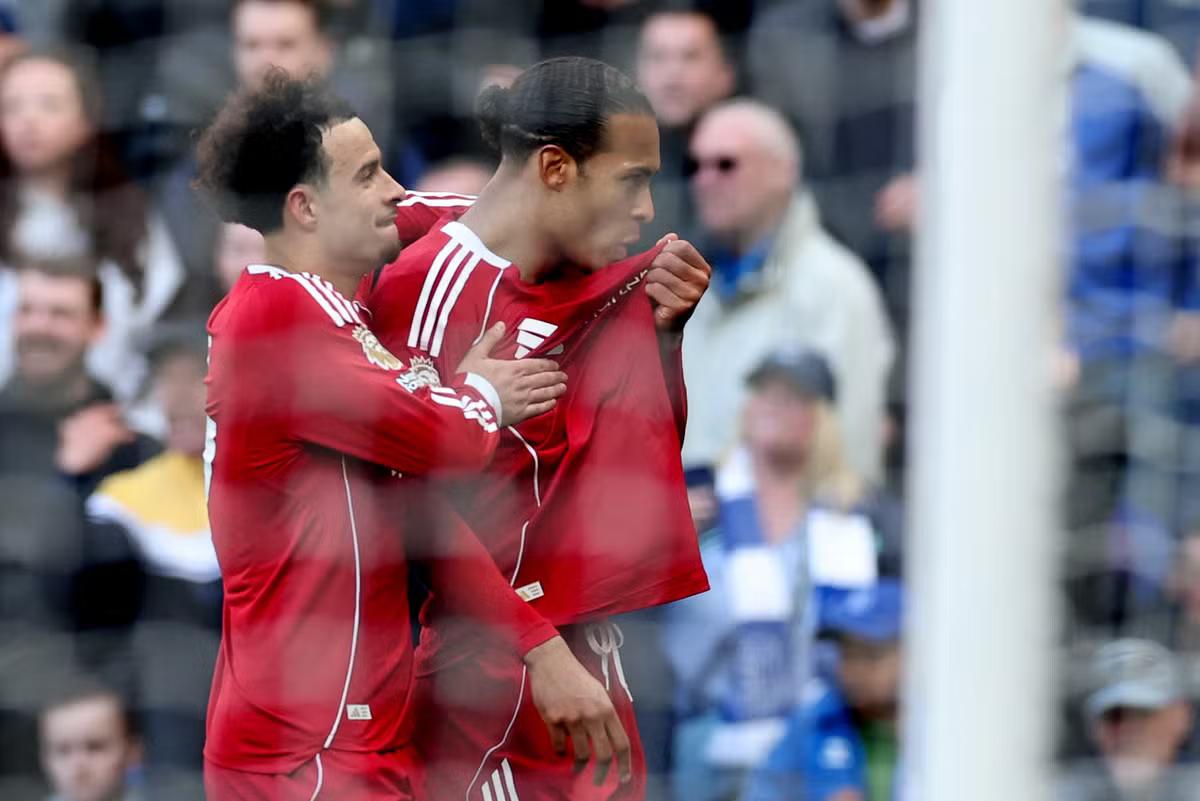 Van Dijk nets 100th-minute winner as Liverpool beat Everton 2-1