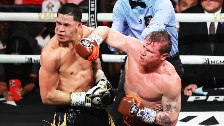 'Canelo' Alvarez pummels Berlanga to retain super middleweight belts