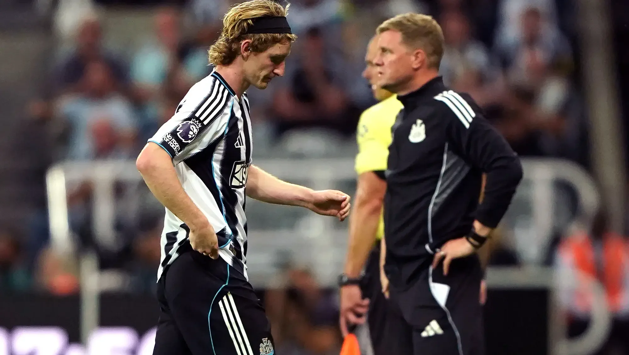 Gordon apologises after red card costs Newcastle in Premier League defeat to Liverpool