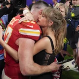 Taylor Swift cheer on Travis Kelce at Super Bowl 2024