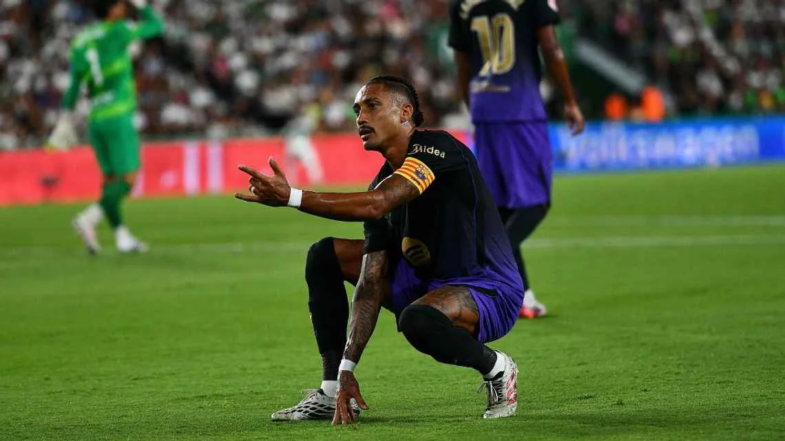 Raphinha Stars as Barcelona Thrash Elche 5-0 in LaLiga Opener