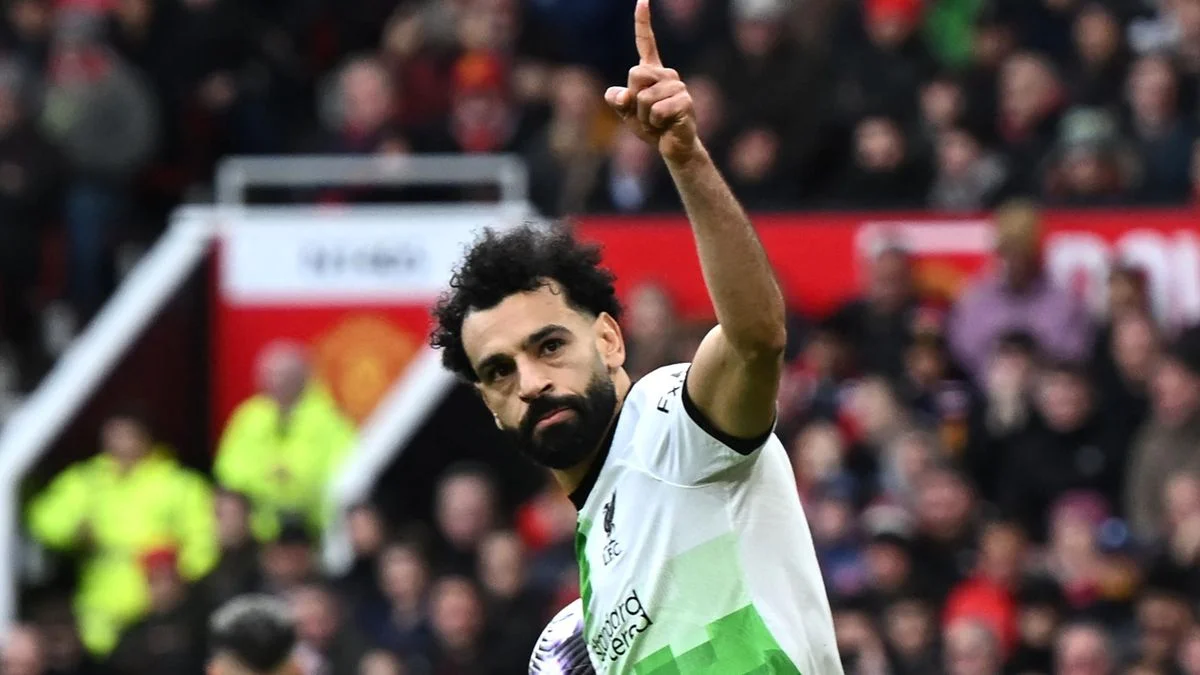 Manchester United 2-2 Liverpool: Late Salah penalty rescues draw for Reds away at Old Trafford