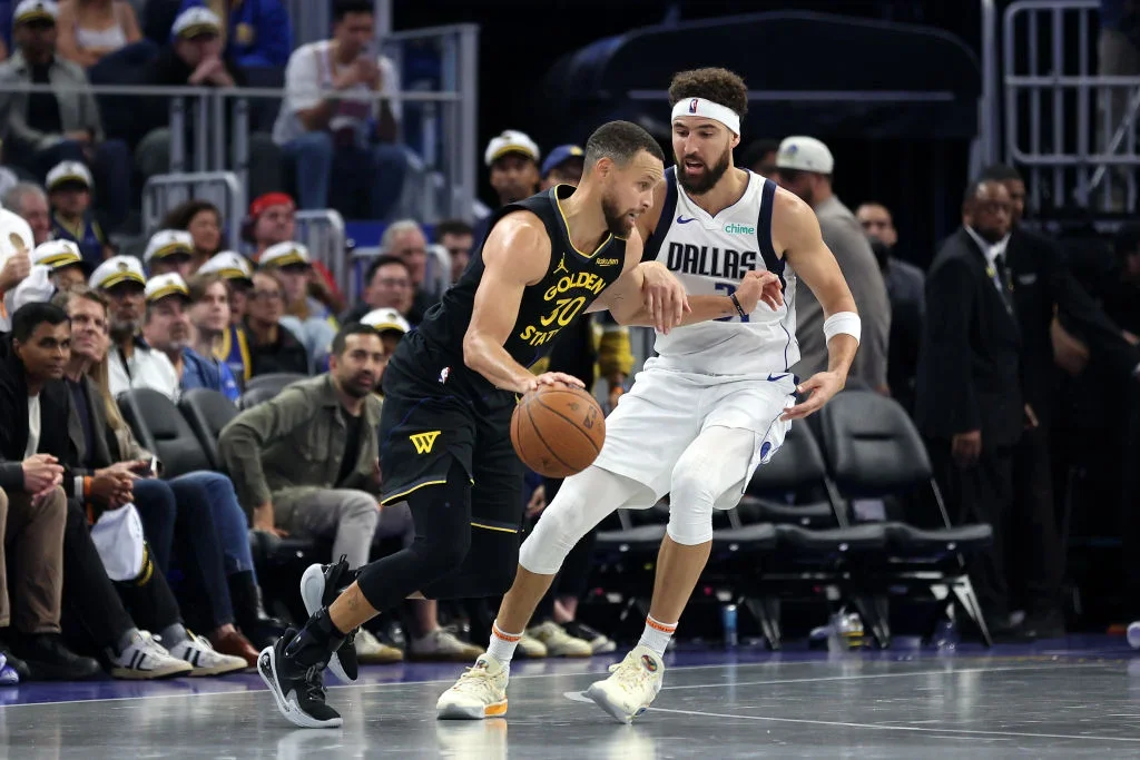 NBA roundup: Curry shines on Thompson's return as Warriors defeat Mavericks in thriller