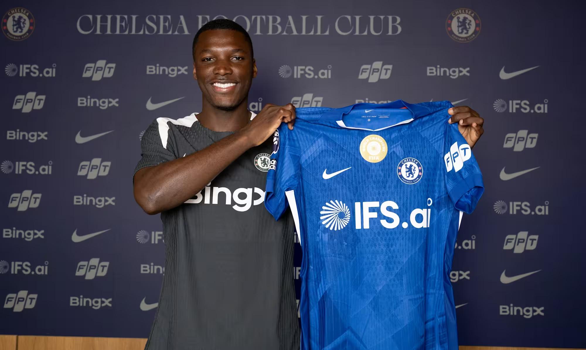 Moises Caicedo signs new Chelsea contract until 2033