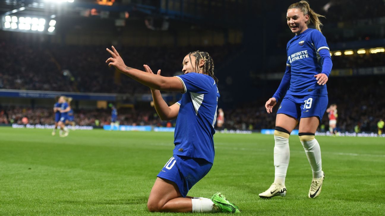 WSL: Chelsea cruise past Arsenal to go three points clear at the top