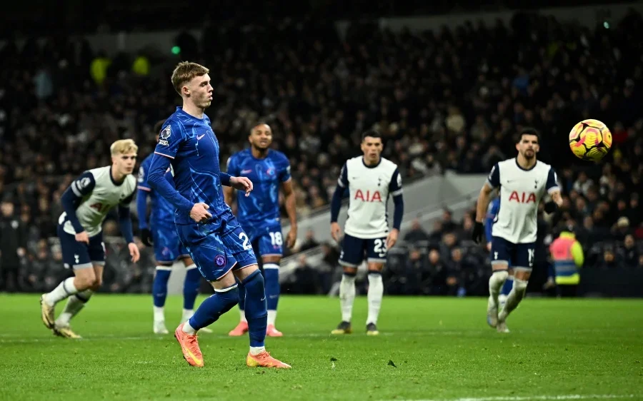 Tottenham 3-4 Chelsea: Blues fight-back from two down to win seven-goal thriller
