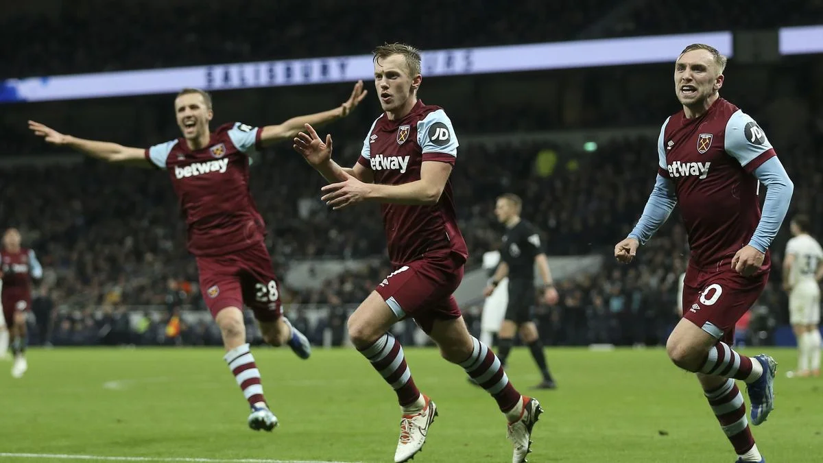 Tottenham 1-2 West Ham: Hammers come from behind to win as Spurs' winless run extends to five games
