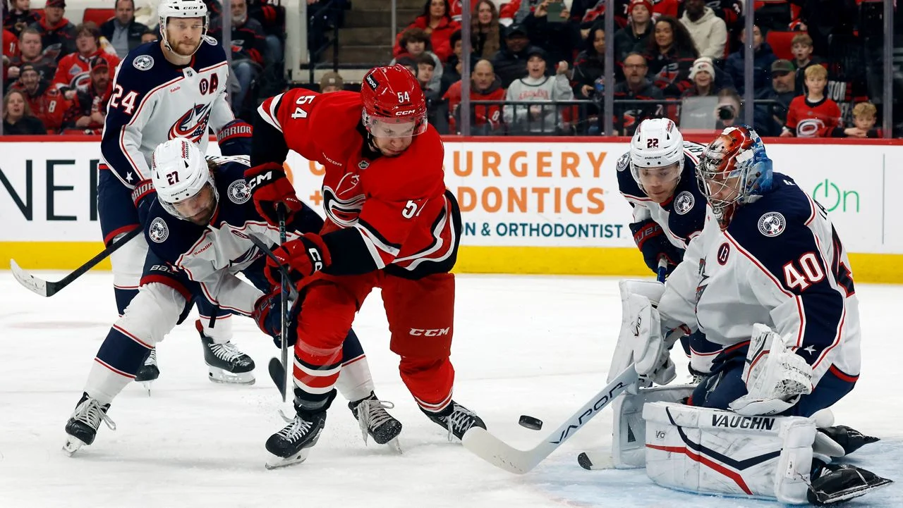 NHL roundup: Hurricanes storm to fourth consecutive win with dominant seven-goal performance