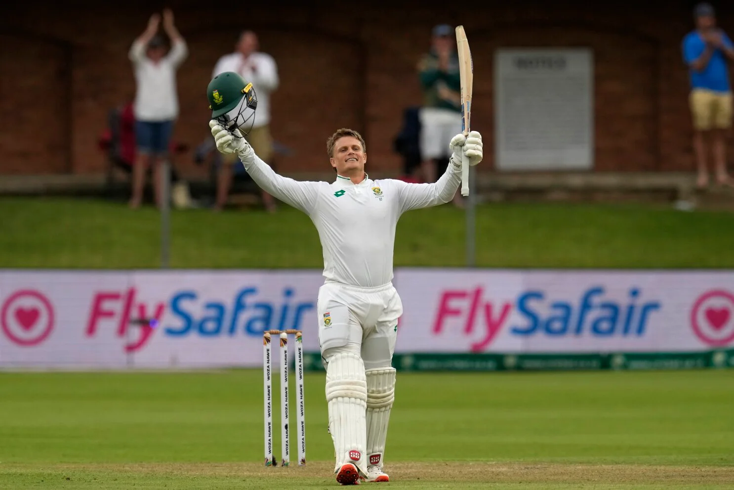 Rickelton shines as South Africa wins opening day of second Test with Sri Lanka