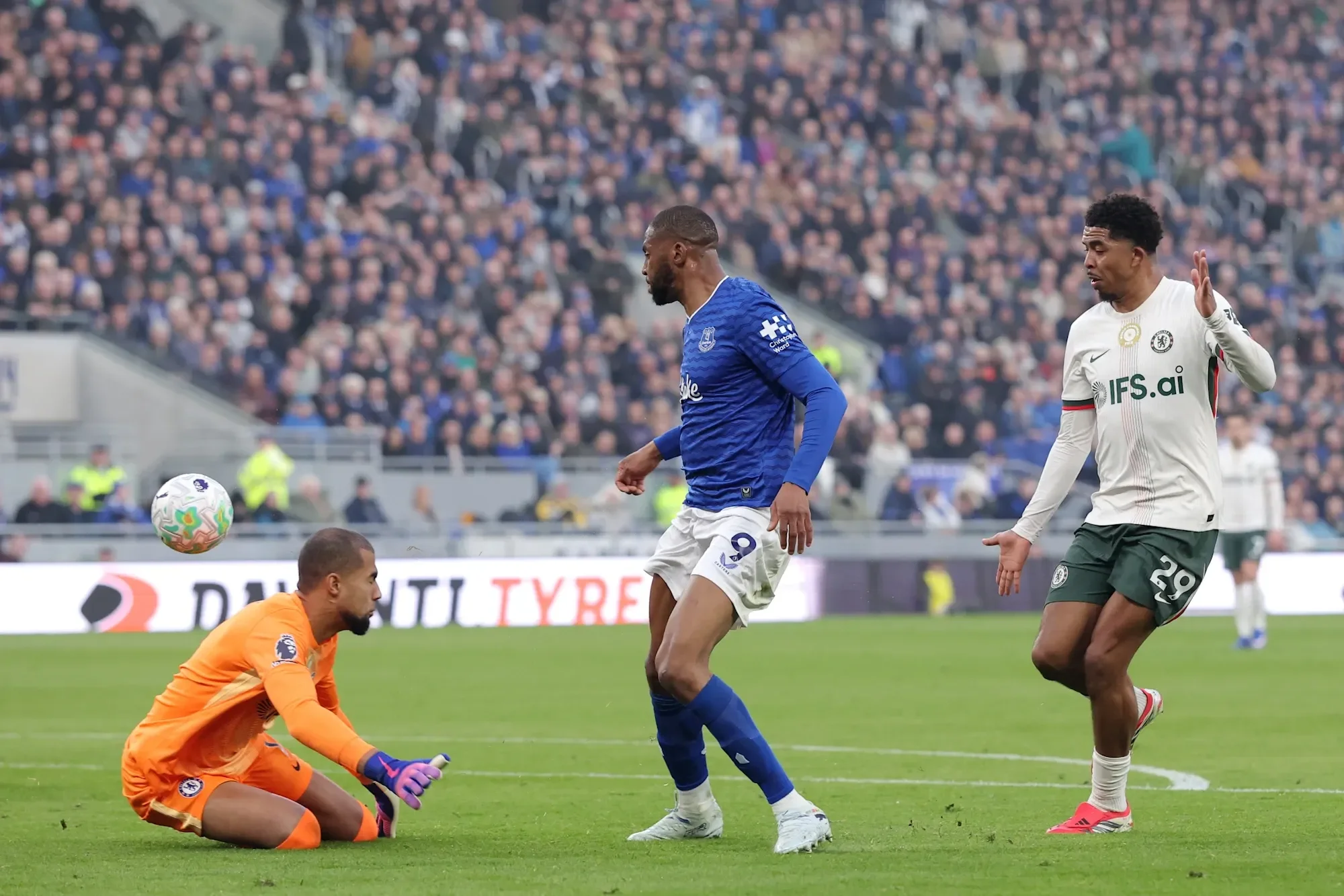 Beto brace powers Everton past Chelsea as Toffees boost top-five hopes