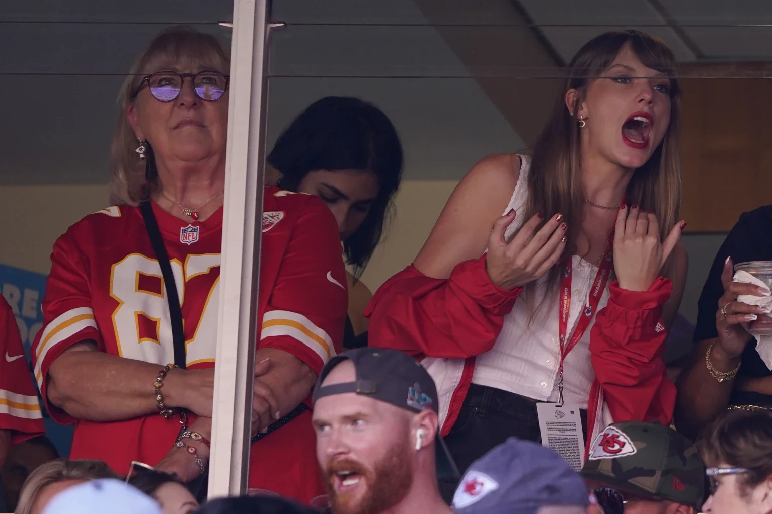 Taylor Swift Touches Down at Arrowhead: Pop Icon Joins Travis Kelce at Kansas City Chiefs Game