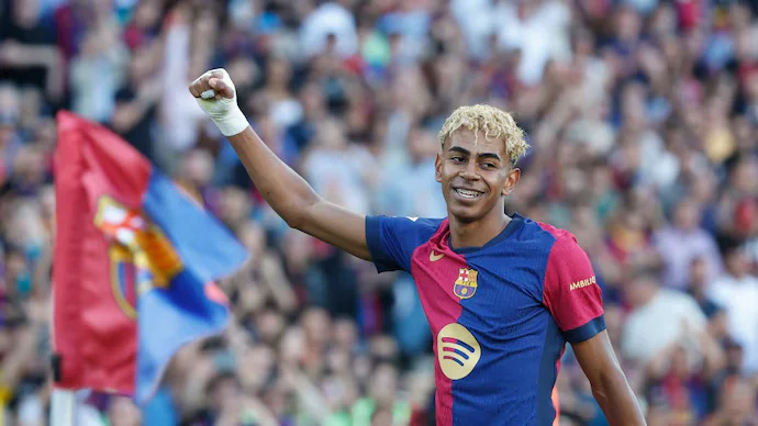Lamine Yamal extends contract with Barcelona to 2031