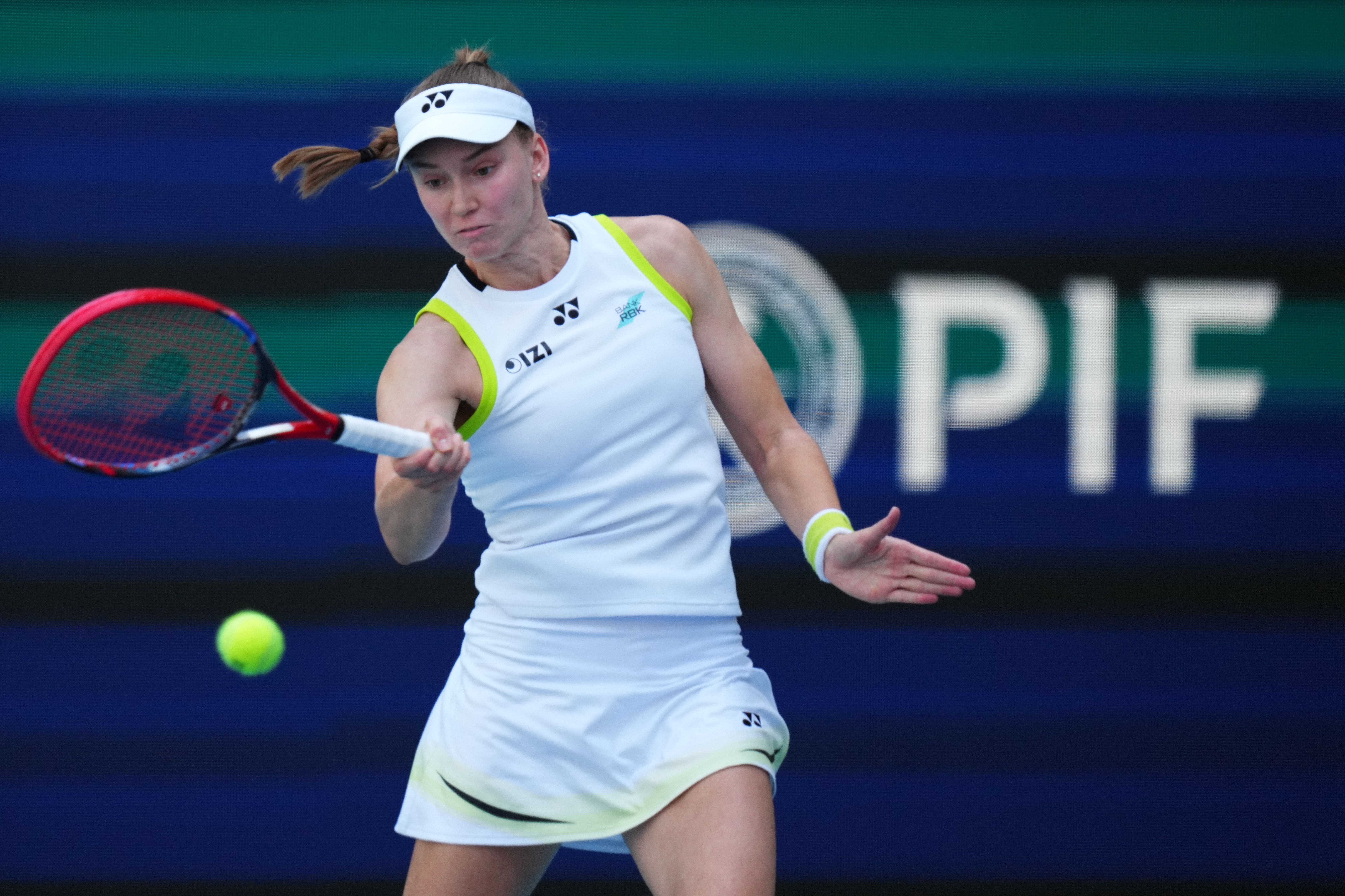 Elena Rybakina rallies past Jessica Pegula to reach Miami Open Semifinals