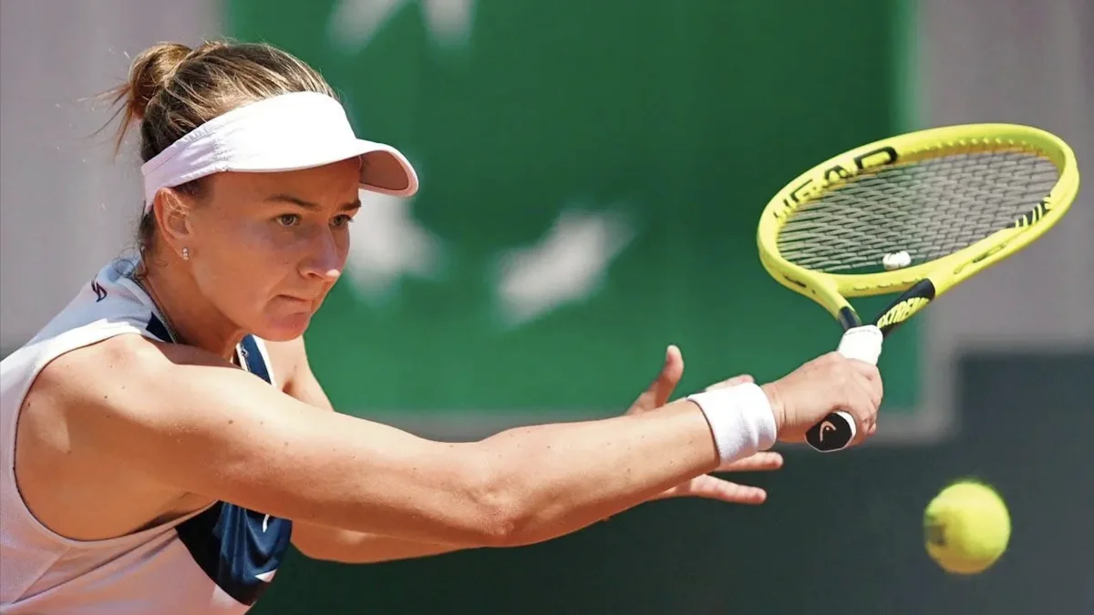 Krejcikova knocked out of Queen's by Sramkova