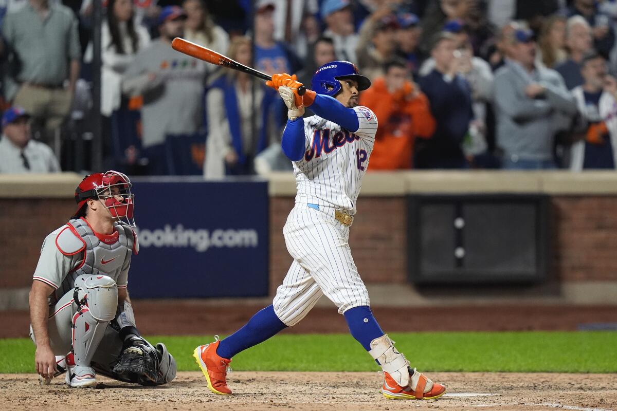 Francisco Lindor’s powers the Mets to a 4-1 victory over the Phillies, sending them to the NLCS in Game 4 of the NLDS
