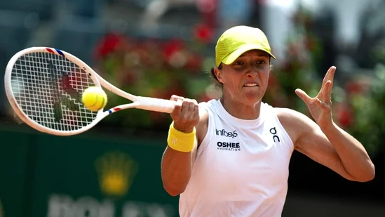 Swiatek crashes out of Italian Open in shock loss to Danielle Collins