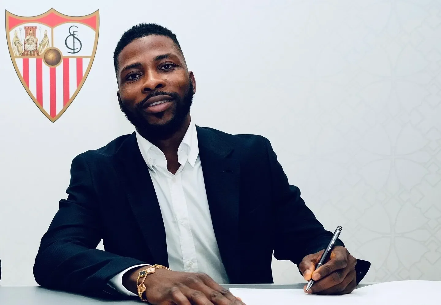 Kelechi Iheanacho joins Sevilla from Leicester City