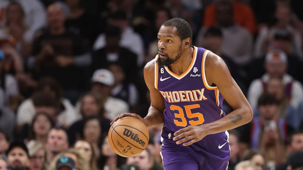 Suns owner says Kevin Durant is staying in Phoenix to compete for title