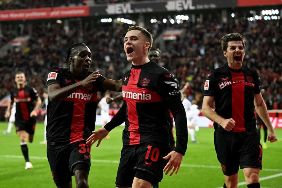 Bayern Leverkusen 2-1 Freiburg: Florian Wirtz's wondergoal puts Leverkusen back on top of the Bundesliga.