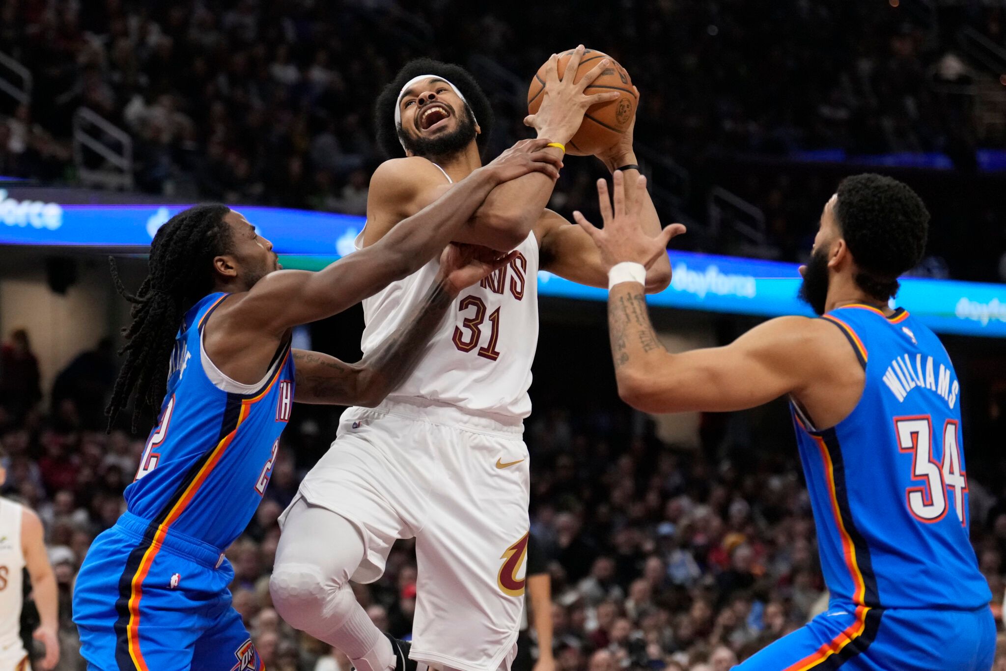 NBA roundup: Cavaliers win battle of top seeds, Pistons & Pacers also win
