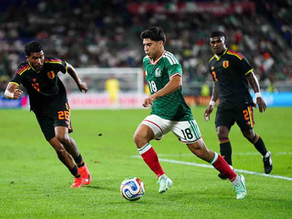 Mexico 1-1 Peru: Guzmán and Vélez on target