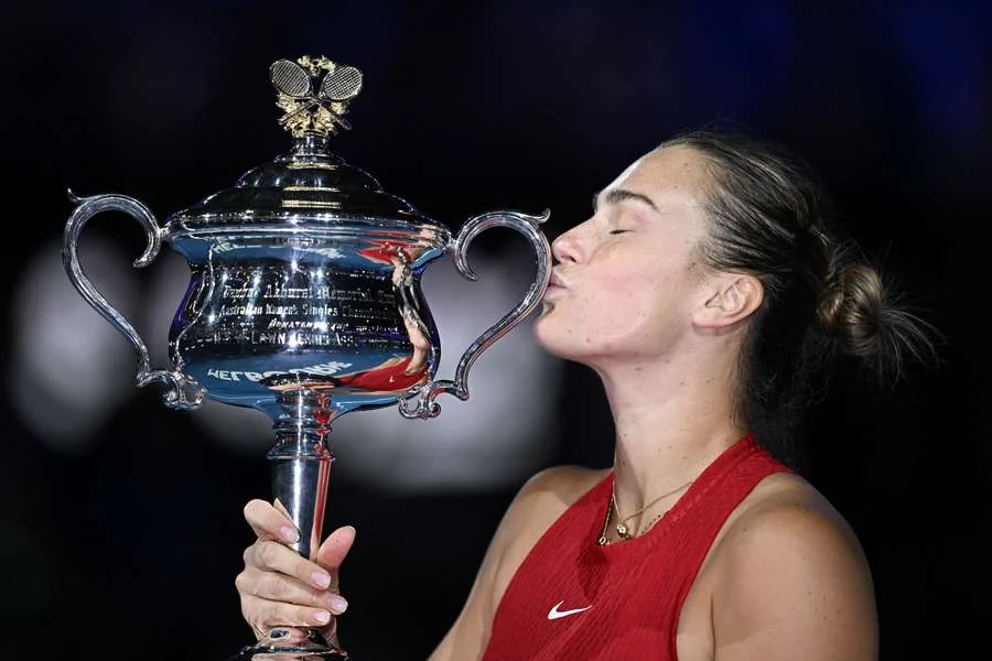 Aryna Sabalenka overpowers Qinwen Zheng to claim second consecutive Australian Open title