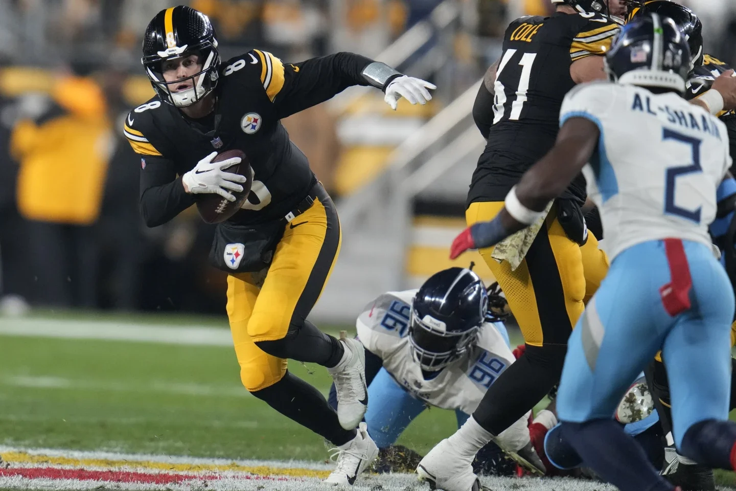 Pickett Leads Steelers to Late Victory Over Titans