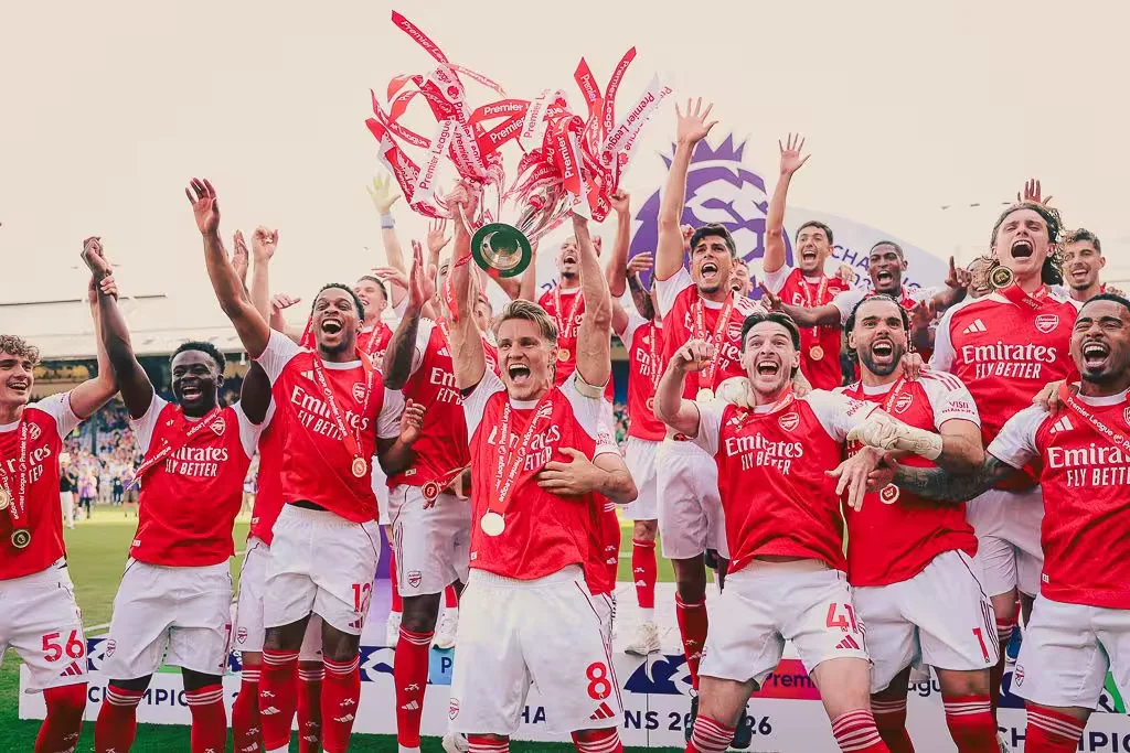 Arsenal lift first Premier League trophy since Invincibles era