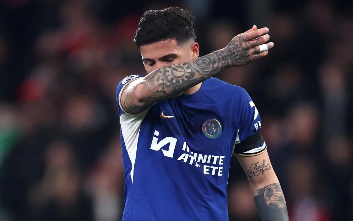 Chelsea's Fernandez to miss rest of season after groin surgery