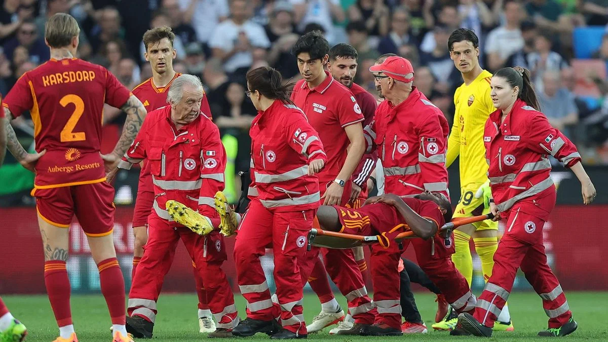 Roma's Ndicka in 'good spirits' after collapsing on the pitch