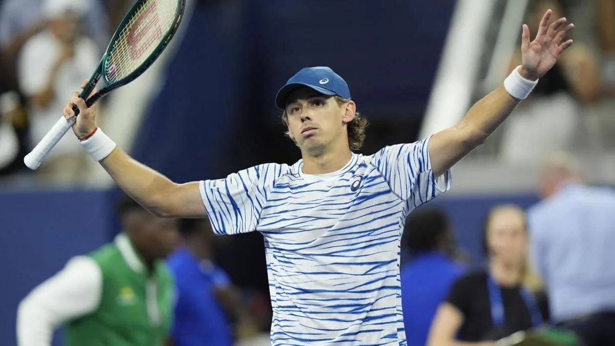 ATP Roundup: De Minaur Stages Comeback in Vienna, Tiafoe and Tsitsipas Claim Victories