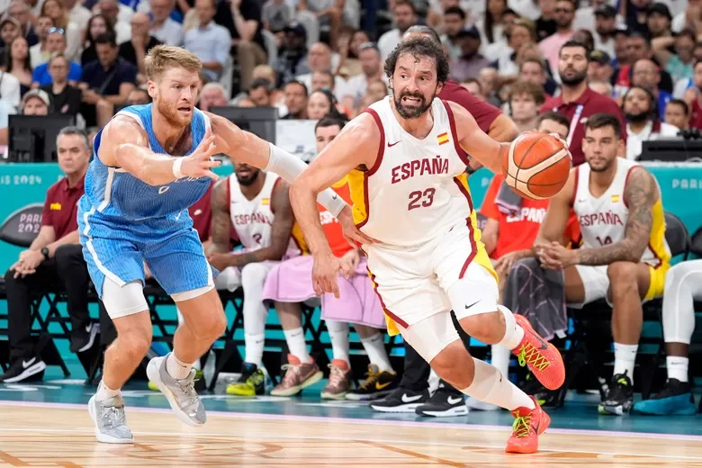 Spain ease past Greece, as Canada stun Australia