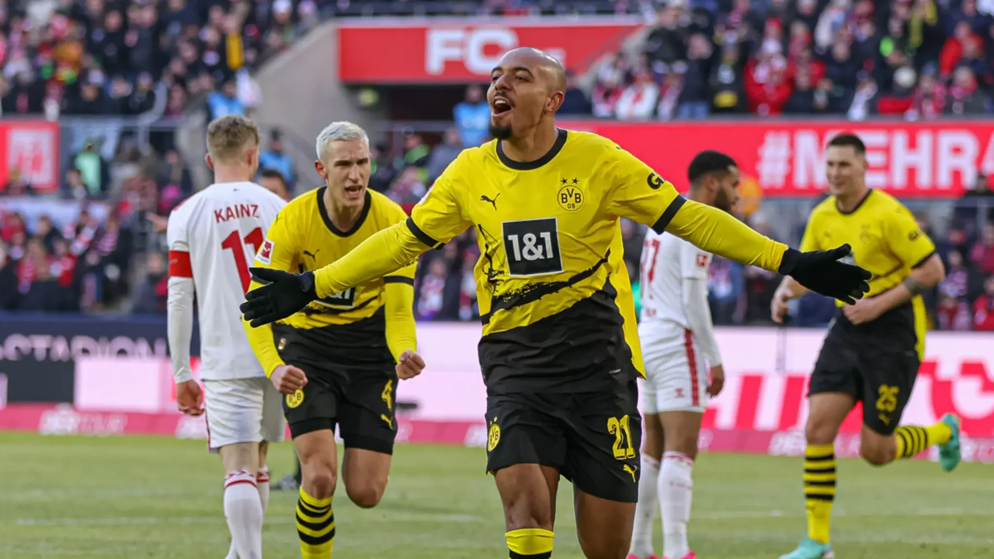 Cologne 0-4 Dortmund: Malen's double leads Dortmund to comfortable victory over hosts