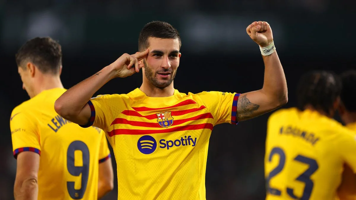 Real Betis 2-4 Barcelona: Torres hat-trick helps Barca survive Isco-inspired Betis comeback to steal thriller