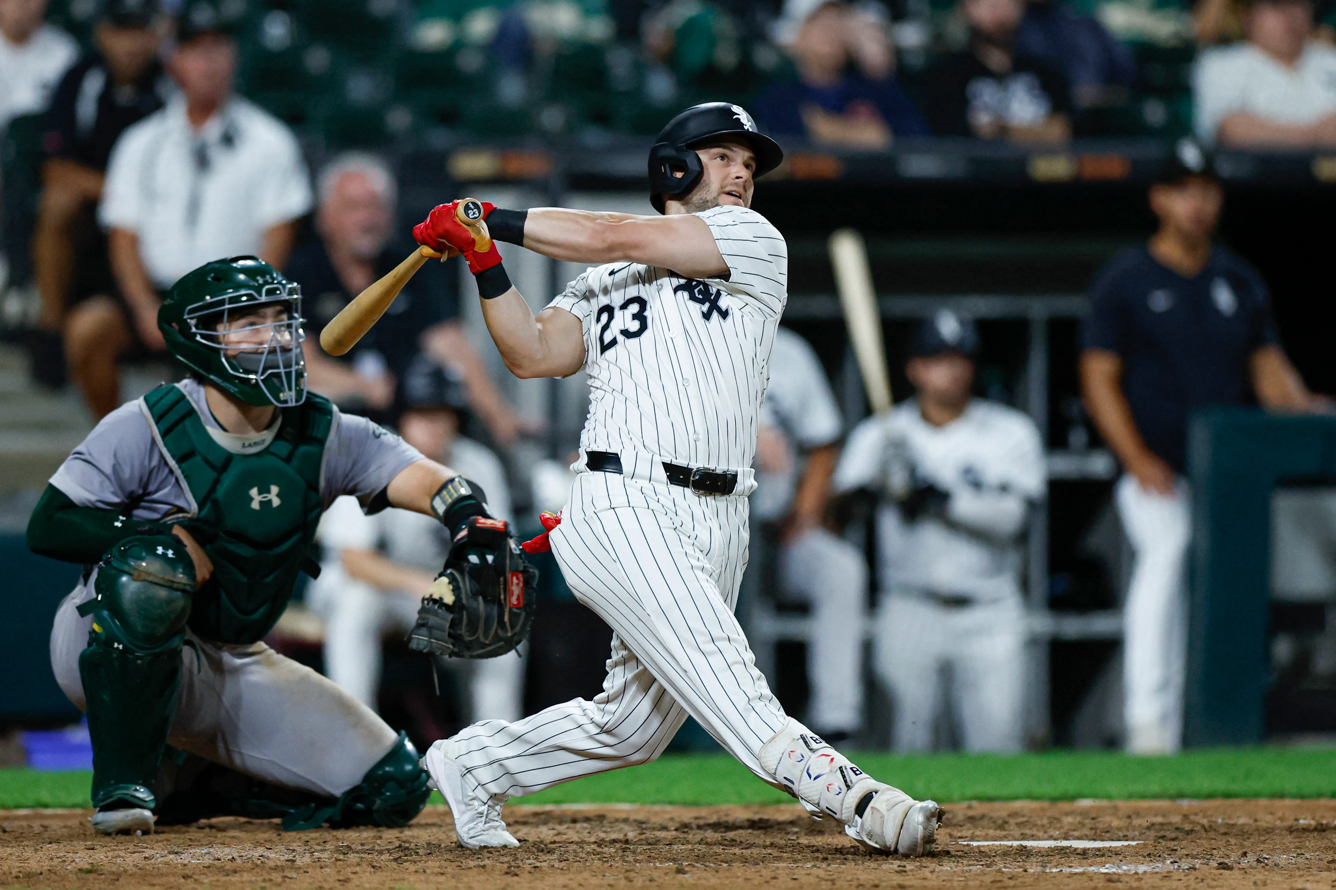 MLB roundup: White Sox end record home skid with walk-off homer