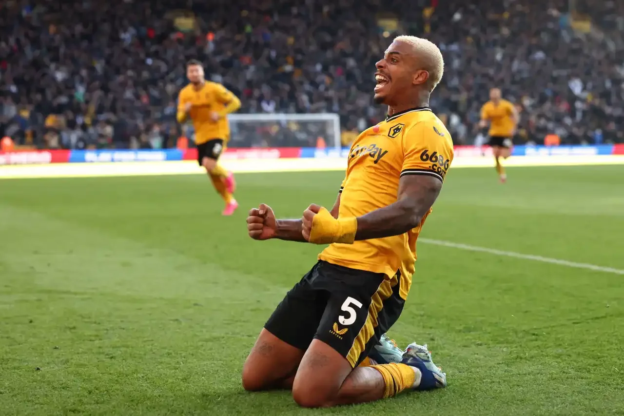 Tottenham Hotspur Suffers Late Defeat to Wolves