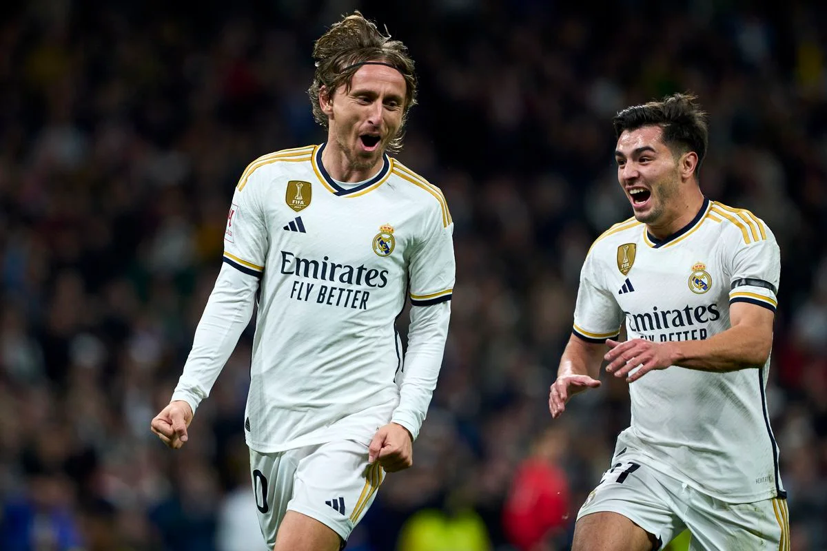 Real Madrid 4-1 Villarreal: Modric stars as Real goes top